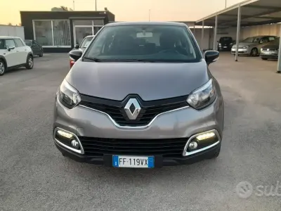 Usata Renault Captur Zen 90 CV (66 kW) 2016 Grigio SUV