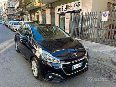 Blu Usata 2017 Peugeot 208 Allure Utilitaria | 6961 € (Buon prezzo)
