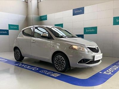 Usata Lancia Ypsilon 69 CV (50 kW) 2016 Grigio Utilitaria