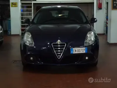 Usata Alfa Romeo Giulietta Distinctive 170 CV (125 kW) 2012 Blu Utilitaria