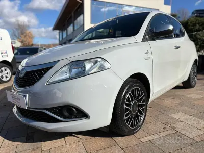 Usata Lancia Ypsilon S 95 CV (69 kW) 2017 Grigio Utilitaria