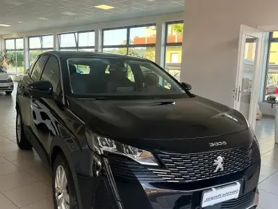 Usata Peugeot 3008 Active 131 CV (96 kW) 2022 Nero SUV