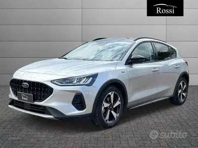 Usata Ford Focus Active 125 CV (91 kW) 2024 Grigio chiaro metallizzato Berlina