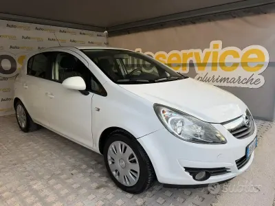 Usata Opel Corsa Club 75 CV (55 kW) 2010 Bianco Utilitaria