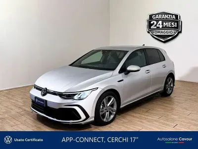 Usata VW Golf VIII R-line 131 CV (96 kW) 2023 Reflex silver Utilitaria