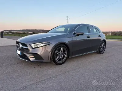 Usata Mercedes A180 Premium 116 CV (85 kW) 2018 Grigio Berlina