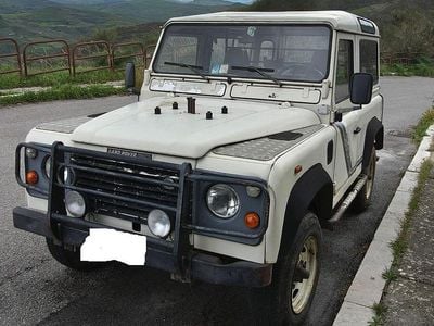 Usata Land Rover Defender 86 CV (63 kW) 1989 Bianco SUV