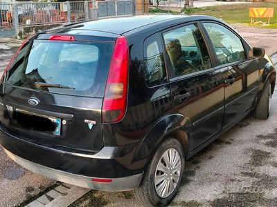 Usata Ford Fiesta 2004 Nero Utilitaria