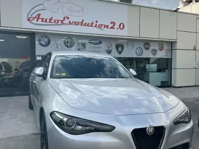 Occasion Alfa Romeo Giulia Super 179 ch (131 kW) 2017 Argent Berline