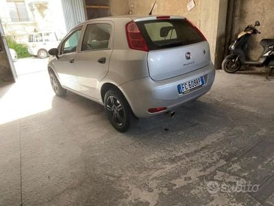 Usata Fiat Grande Punto 77 CV (56 kW) 2016 Grigio Utilitaria
