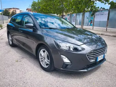 Usata Ford Focus 120 CV (88 kW) 2020 Grigio Station wagon