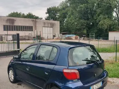 Usata Toyota Yaris Sol 68 CV (50 kW) 2000 Berlina