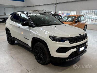 Usata Jeep Compass 240 CV (176 kW) 2023 Bianco metallizzato SUV