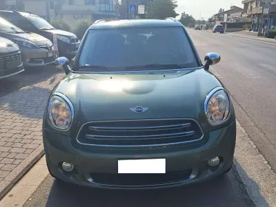 Usata Mini One D Countryman Business 90 CV (66 kW) 2015 Verde SUV