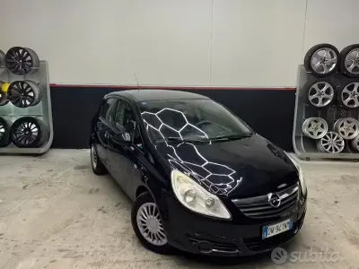 Usata Opel Corsa 75 CV (55 kW) 2010 Nero Utilitaria