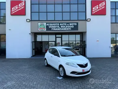 Usata Lancia Ypsilon Platinum 69 CV (50 kW) 2016 Bianco Utilitaria