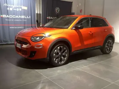 Usata Fiat 600E La Prima 114 kW (156 CV) 2024 Arancione SUV