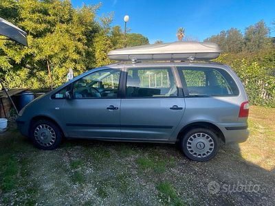 Grigio Usata 2004 Ford Galaxy Monovolume | 2000 €
