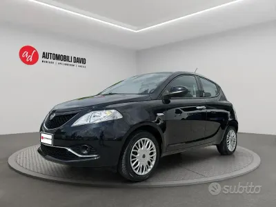 Usata Lancia Ypsilon Gold 69 CV (50 kW) 2017 Nero Utilitaria