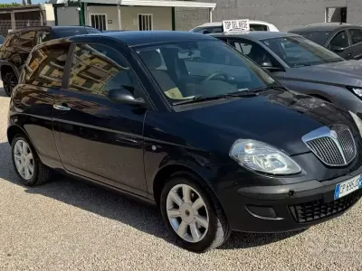 Usata Lancia Ypsilon 69 CV (50 kW) 2004 Nero Utilitaria