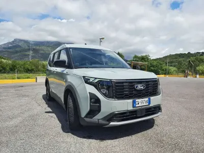 Usata Ford Tourneo Courier Active 125 CV (91 kW) 2025 Grigio Monovolume