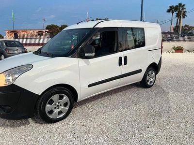 Usata Fiat Doblò Lounge 105 CV (77 kW) 2011 Bianco Monovolume
