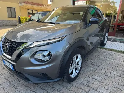 Usata Nissan Juke Acenta 114 CV (83 kW) 2021 Grigio SUV