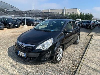 Usata Opel Corsa Sport 95 CV (69 kW) 2012 Grigio scuro Utilitaria
