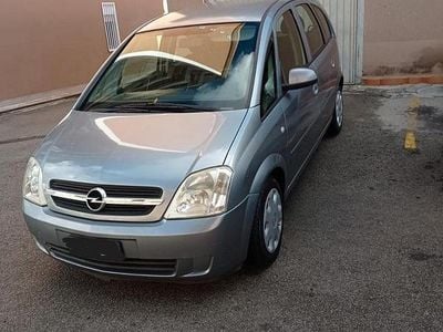 Usado Opel Meriva 101 CV (74 kW) 2005 Gris Monovolumen