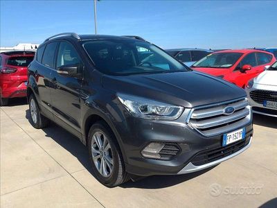 Usata Ford Kuga 120 CV (88 kW) 2018 Grigio SUV