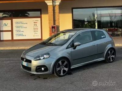 Usata Fiat Grande Punto 90 CV (66 kW) 2007 Grigio Utilitaria
