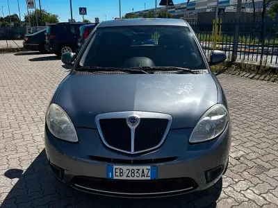 Usata Lancia Ypsilon 60 CV (44 kW) 2010 Grigio Utilitaria