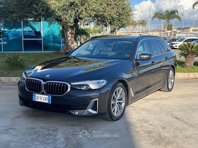 Usata BMW 520 Luxury Line 190 CV (139 kW) 2020 Grigio Station wagon