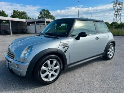 Usata Mini Cooper 88 CV (64 kW) 2006 Grigio Utilitaria