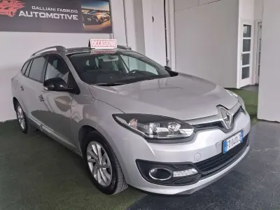 Usata Renault Mégane GrandTour LIMITED 110 CV (80 kW) 2016 Argento Station wagon