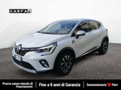 Usata Renault Captur Techno 143 CV (105 kW) 2023 Argento SUV