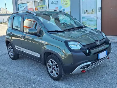 Usata Fiat Panda Cross Cross 95 CV (69 kW) 2016 Verde Utilitaria
