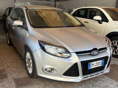 Begagnad Ford Focus Titanium 116 HK (85 kW) 2012 Silver Kombi