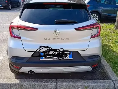 Usado Renault Captur Business 140 CV (102 kW) 2021 Gris SUV