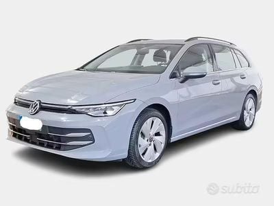 Begagnad VW Golf VIII Style 149 HK (109 kW) 2024 Grå Kombi