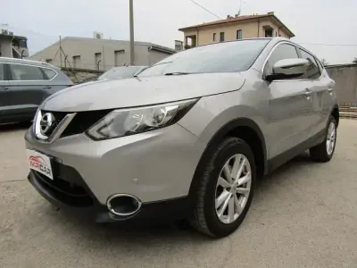 Usata Nissan Qashqai Tekna 110 CV (80 kW) 2018 Argento metallizzato SUV