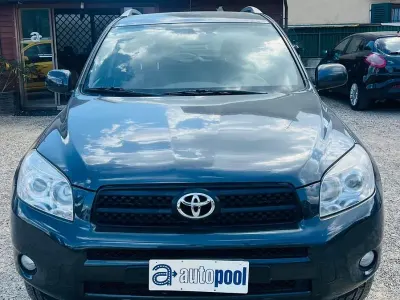 Usata Toyota RAV4 152 CV (111 kW) 2007 Grigio SUV