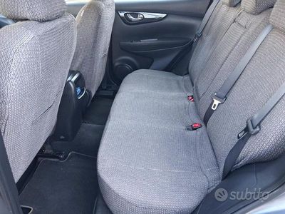 Usata Nissan Qashqai 2017 Grigio SUV