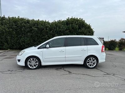 Usata Opel Zafira Edition 125 CV (91 kW) 2011 Bianco Monovolume