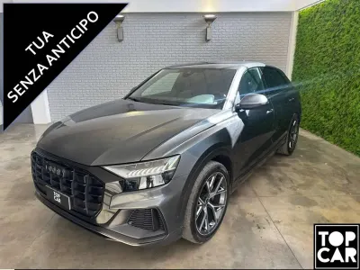 Usata Audi Q8 Ambiente 286 CV (210 kW) 2022 Grigio daytona metallizzato SUV