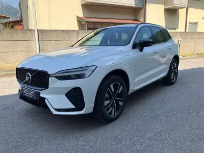Nuova Volvo XC60 Plus 349 CV (256 kW) 2025 Bianco SUV