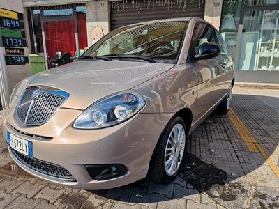 Usata Lancia Ypsilon 69 CV (50 kW) 2011 Marrone Utilitaria