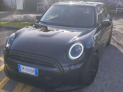 Usata Mini Cooper Classic 136 CV (100 kW) 2023 Nero Utilitaria