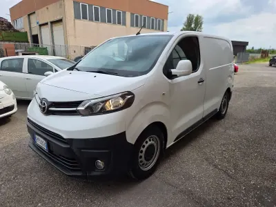 Usata Toyota Proace Comfort 116 CV (85 kW) 2017 Bianco Monovolume