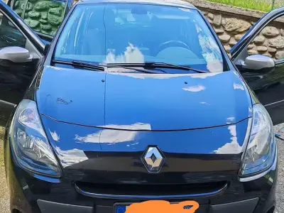 Second-hand Renault Clio IV 54 CP (39 kW) 2012 Negru Berlinǎ